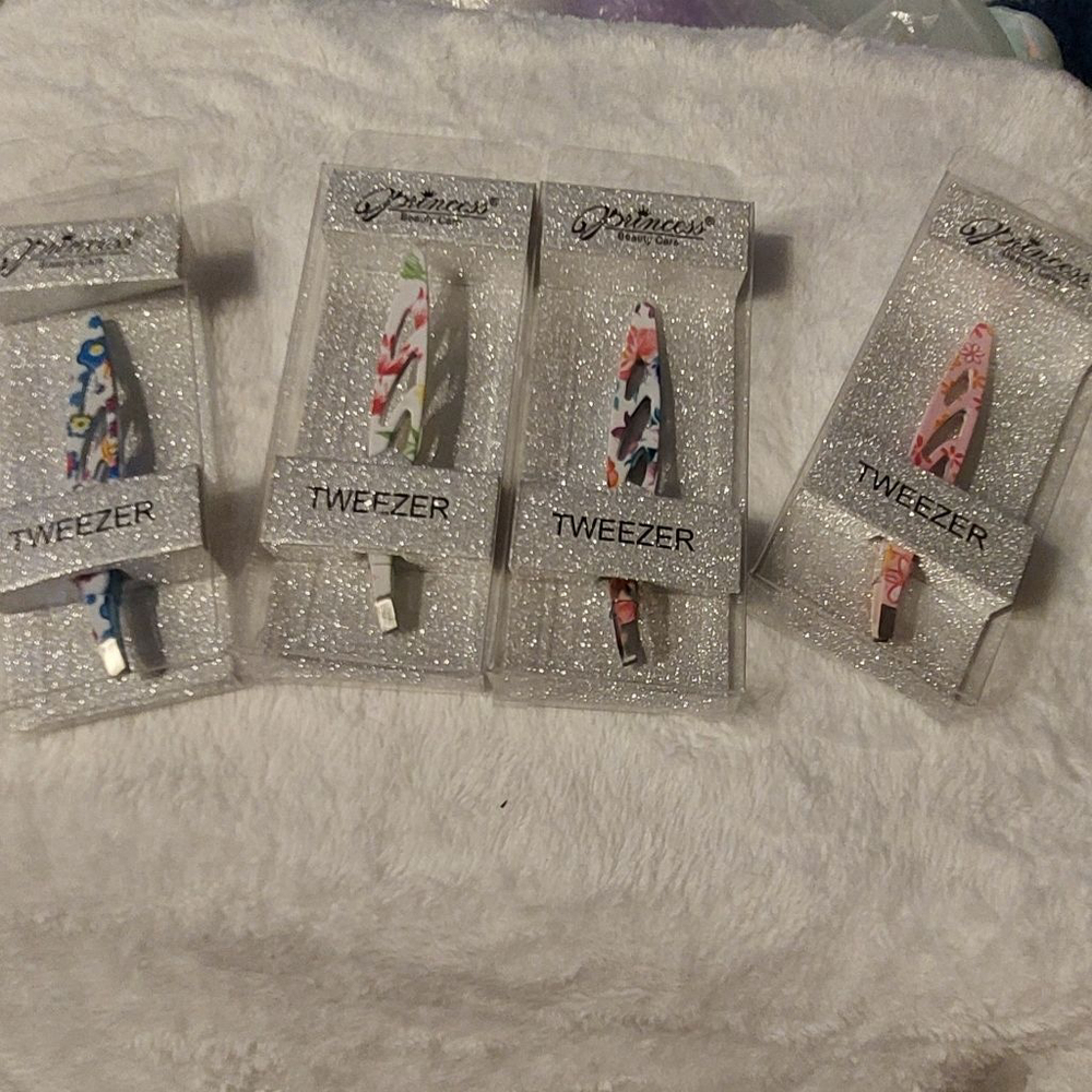 I'll send you a random beautiful Tweezers for only $6. Look good, Plucking!